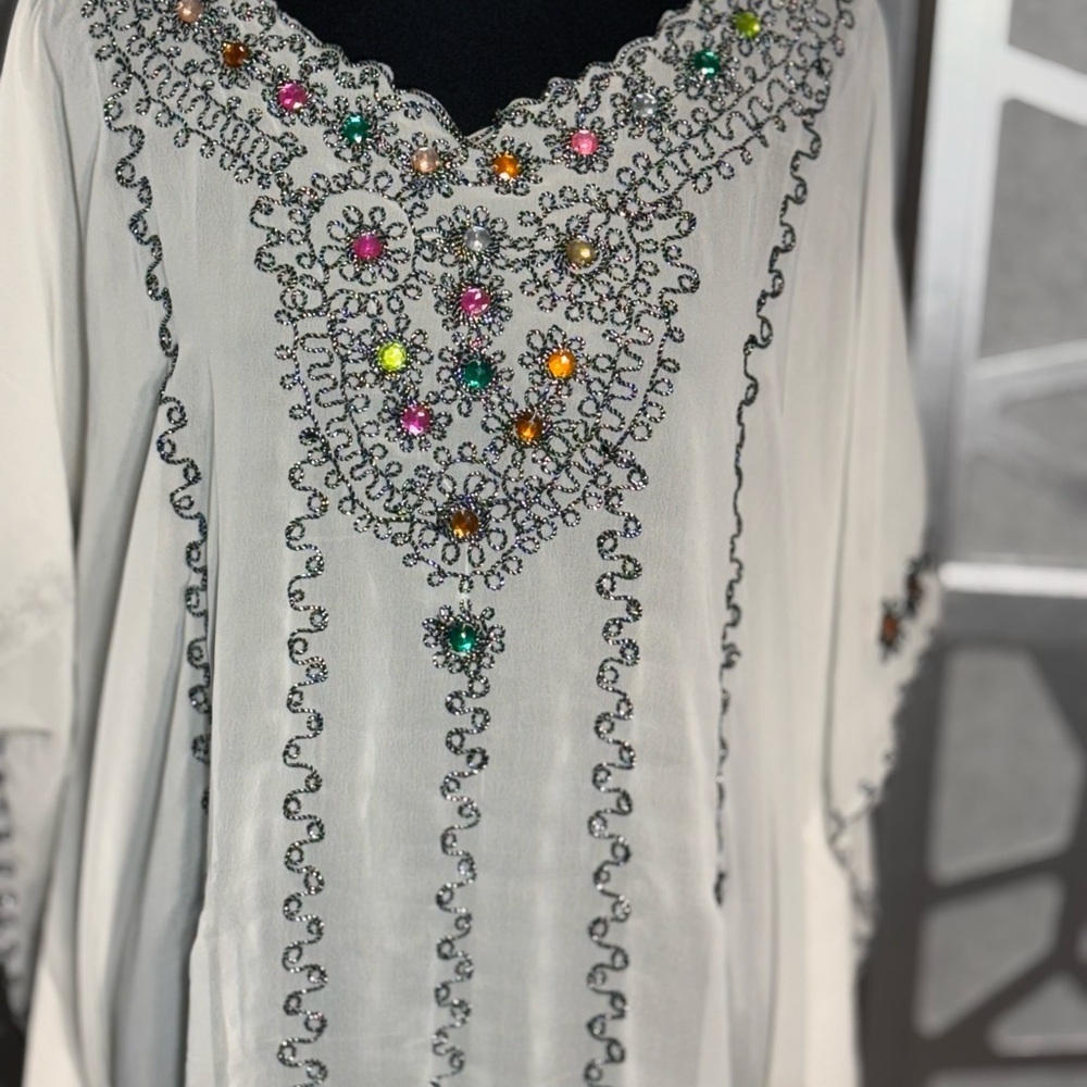Embellished White Kaftan Dress – One Size – Beaded & Embroidered - Picture 3 of 10